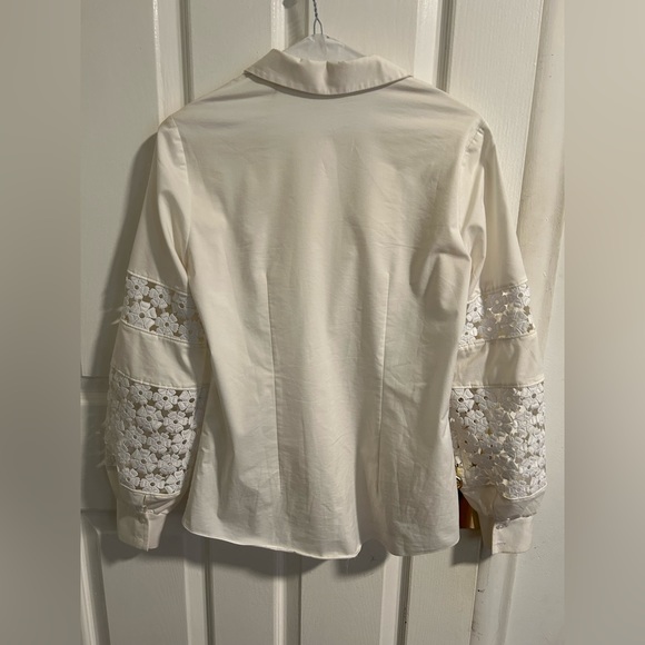 Blouse - Picture 2 of 3